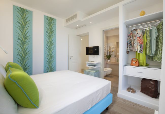 Villa a Massa Lubrense - AMORE RENTALS - Resort Ravenna - The Villa con Piscina Privata, Vasca Idromassaggio, Ideale per Eventi Villa a Massa Lubrense - AMORE RENTALS - Resort Ravenna - The Villa con Piscina Privata, Vasca Idromassaggio, Ideale per Eventi