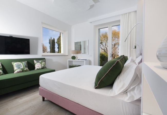 Villa a Massa Lubrense - AMORE RENTALS - Resort Ravenna - The Villa con Piscina Privata, Vasca Idromassaggio, Ideale per Eventi Villa a Massa Lubrense - AMORE RENTALS - Resort Ravenna - The Villa con Piscina Privata, Vasca Idromassaggio, Ideale per Eventi