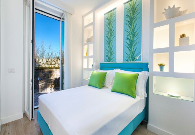 Villa a Massa Lubrense - AMORE RENTALS - Resort Ravenna - The Villa con Piscina Privata, Vasca Idromassaggio, Ideale per Eventi Villa a Massa Lubrense - AMORE RENTALS - Resort Ravenna - The Villa con Piscina Privata, Vasca Idromassaggio, Ideale per Eventi