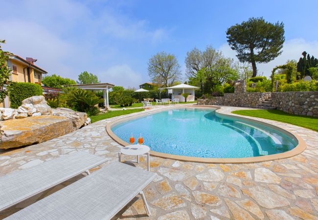 Villa a Massa Lubrense - AMORE RENTALS - Resort Ravenna - The Villa con Piscina Privata, Vasca Idromassaggio, Ideale per Eventi Villa a Massa Lubrense - AMORE RENTALS - Resort Ravenna - The Villa con Piscina Privata, Vasca Idromassaggio, Ideale per Eventi
