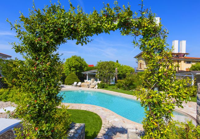 Villa a Massa Lubrense - AMORE RENTALS - Resort Ravenna - The Villa con Piscina Privata, Vasca Idromassaggio, Ideale per Eventi Villa a Massa Lubrense - AMORE RENTALS - Resort Ravenna - The Villa con Piscina Privata, Vasca Idromassaggio, Ideale per Eventi