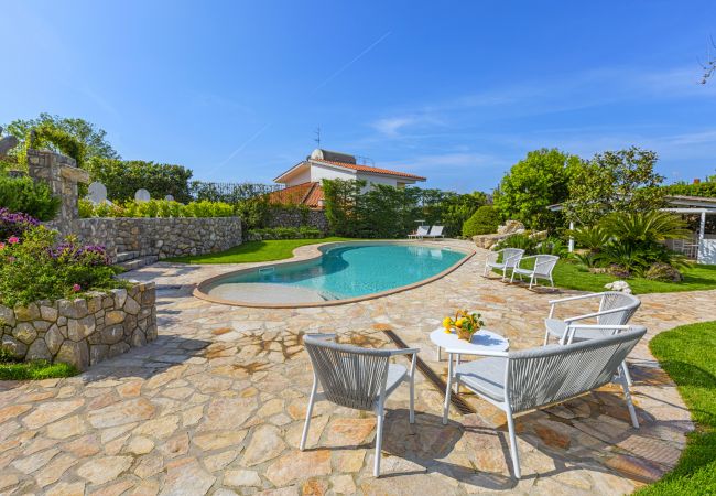 Villa a Massa Lubrense - AMORE RENTALS - Resort Ravenna - The Villa con Piscina Privata, Vasca Idromassaggio, Ideale per Eventi Villa a Massa Lubrense - AMORE RENTALS - Resort Ravenna - The Villa con Piscina Privata, Vasca Idromassaggio, Ideale per Eventi