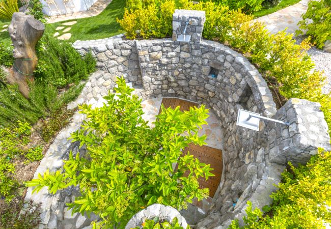 Villa a Massa Lubrense - AMORE RENTALS - Resort Ravenna - The Villa con Piscina Privata, Vasca Idromassaggio, Ideale per Eventi Villa a Massa Lubrense - AMORE RENTALS - Resort Ravenna - The Villa con Piscina Privata, Vasca Idromassaggio, Ideale per Eventi