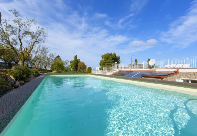 Villa a Massa Lubrense - AMORE RENTALS - Resort Ravenna - The Villa con Piscina Privata, Vasca Idromassaggio, Ideale per Eventi Villa a Massa Lubrense - AMORE RENTALS - Resort Ravenna - The Villa con Piscina Privata, Vasca Idromassaggio, Ideale per Eventi