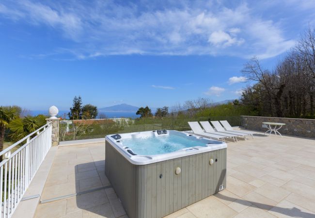 Villa a Massa Lubrense - AMORE RENTALS - Resort Ravenna - The Villa con Piscina Privata, Vasca Idromassaggio, Ideale per Eventi Villa a Massa Lubrense - AMORE RENTALS - Resort Ravenna - The Villa con Piscina Privata, Vasca Idromassaggio, Ideale per Eventi