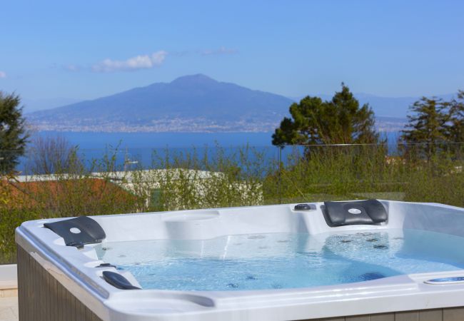 Villa a Massa Lubrense - AMORE RENTALS - Resort Ravenna - The Villa con Piscina Privata, Vasca Idromassaggio, Ideale per Eventi Villa a Massa Lubrense - AMORE RENTALS - Resort Ravenna - The Villa con Piscina Privata, Vasca Idromassaggio, Ideale per Eventi