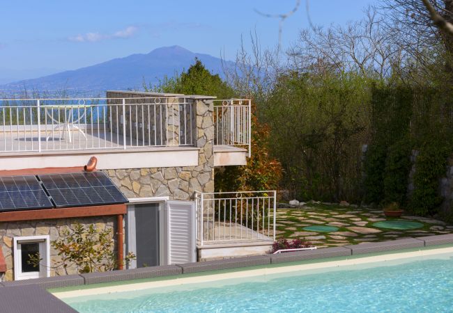 Villa a Massa Lubrense - AMORE RENTALS - Resort Ravenna - The Villa con Piscina Privata, Vasca Idromassaggio, Ideale per Eventi Villa a Massa Lubrense - AMORE RENTALS - Resort Ravenna - The Villa con Piscina Privata, Vasca Idromassaggio, Ideale per Eventi