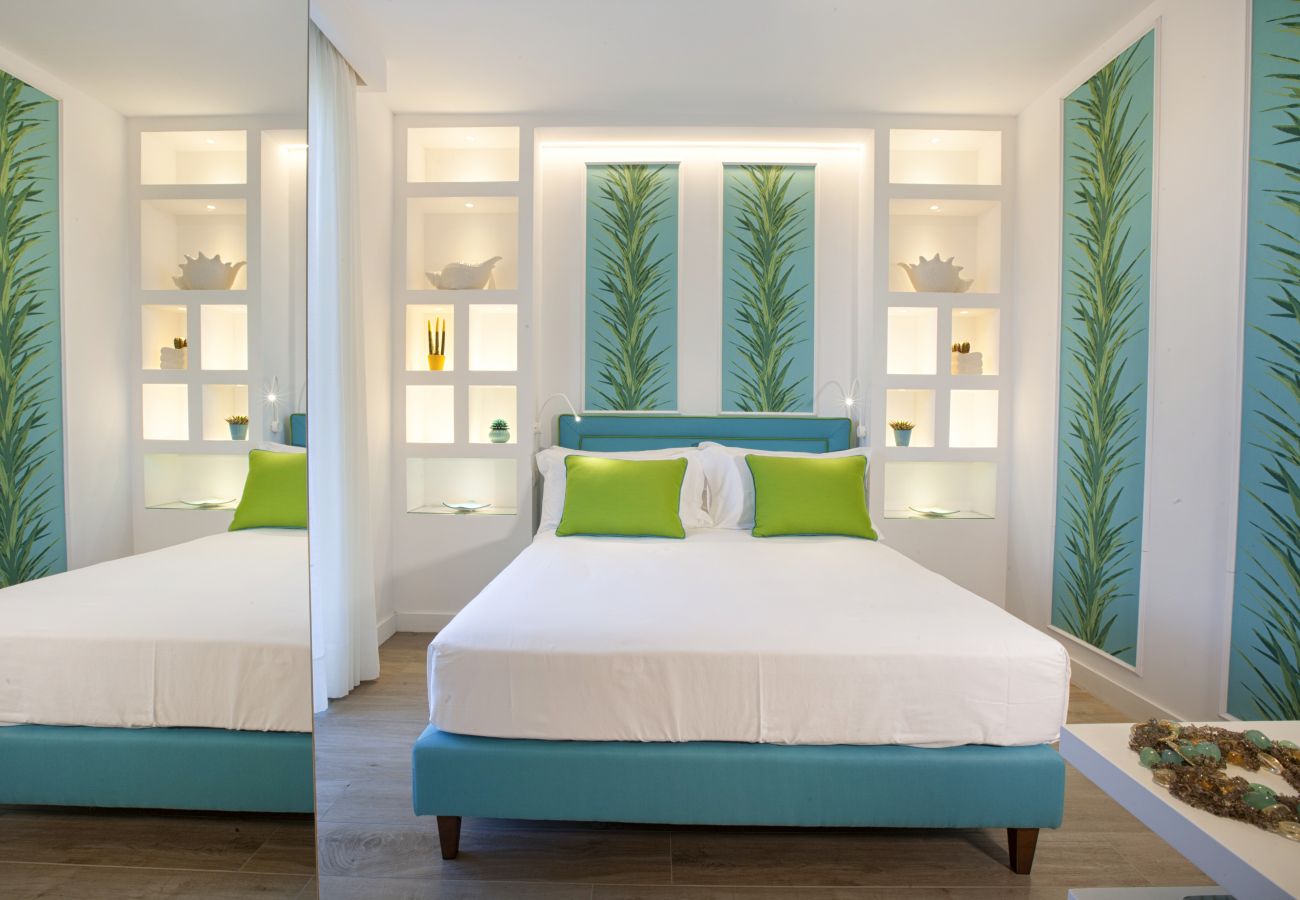 Villa a Massa Lubrense - AMORE RENTALS - Resort Ravenna - The Villa con Piscina Privata, Vasca Idromassaggio, Ideale per Eventi