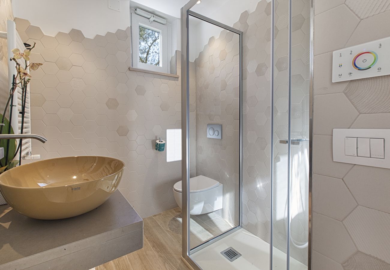 Villa a Massa Lubrense - AMORE RENTALS - Resort Ravenna - The Villa con Piscina Privata, Vasca Idromassaggio, Ideale per Eventi