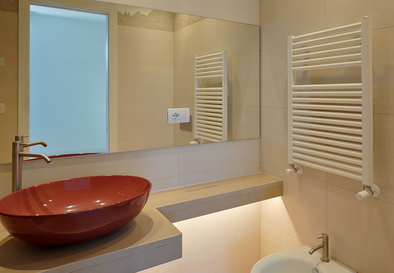 Villa a Massa Lubrense - AMORE RENTALS - Resort Ravenna - The Villa con Piscina Privata, Vasca Idromassaggio, Ideale per Eventi