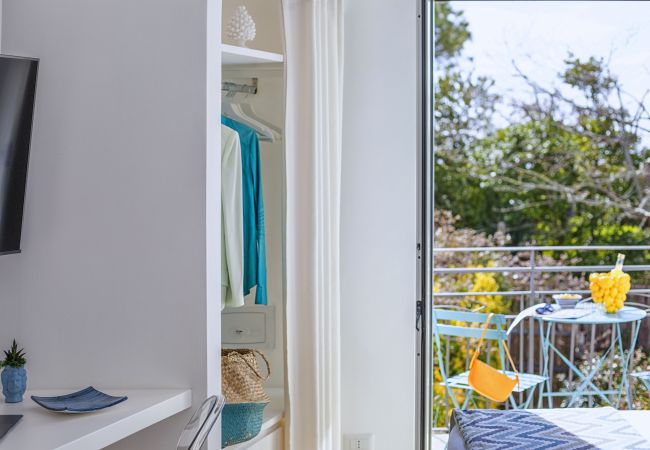 Villa a Massa Lubrense - AMORE RENTALS - Resort Ravenna - Villa Cavaliere con Terrazza, Piscina condivisa, Ideale per Eventi Villa a Massa Lubrense - AMORE RENTALS - Resort Ravenna - Villa Cavaliere con Terrazza, Piscina condivisa, Ideale per Eventi