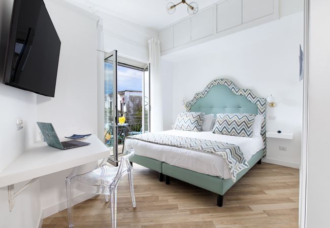 Villa a Massa Lubrense - AMORE RENTALS - Resort Ravenna - Villa Cavaliere con Terrazza, Piscina condivisa, Ideale per Eventi Villa a Massa Lubrense - AMORE RENTALS - Resort Ravenna - Villa Cavaliere con Terrazza, Piscina condivisa, Ideale per Eventi