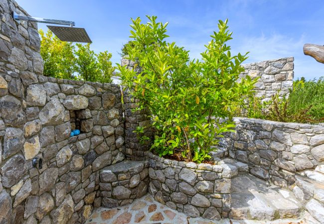 Villa a Massa Lubrense - AMORE RENTALS - Resort Ravenna - Villa Cavaliere con Terrazza, Piscina condivisa, Ideale per Eventi Villa a Massa Lubrense - AMORE RENTALS - Resort Ravenna - Villa Cavaliere con Terrazza, Piscina condivisa, Ideale per Eventi