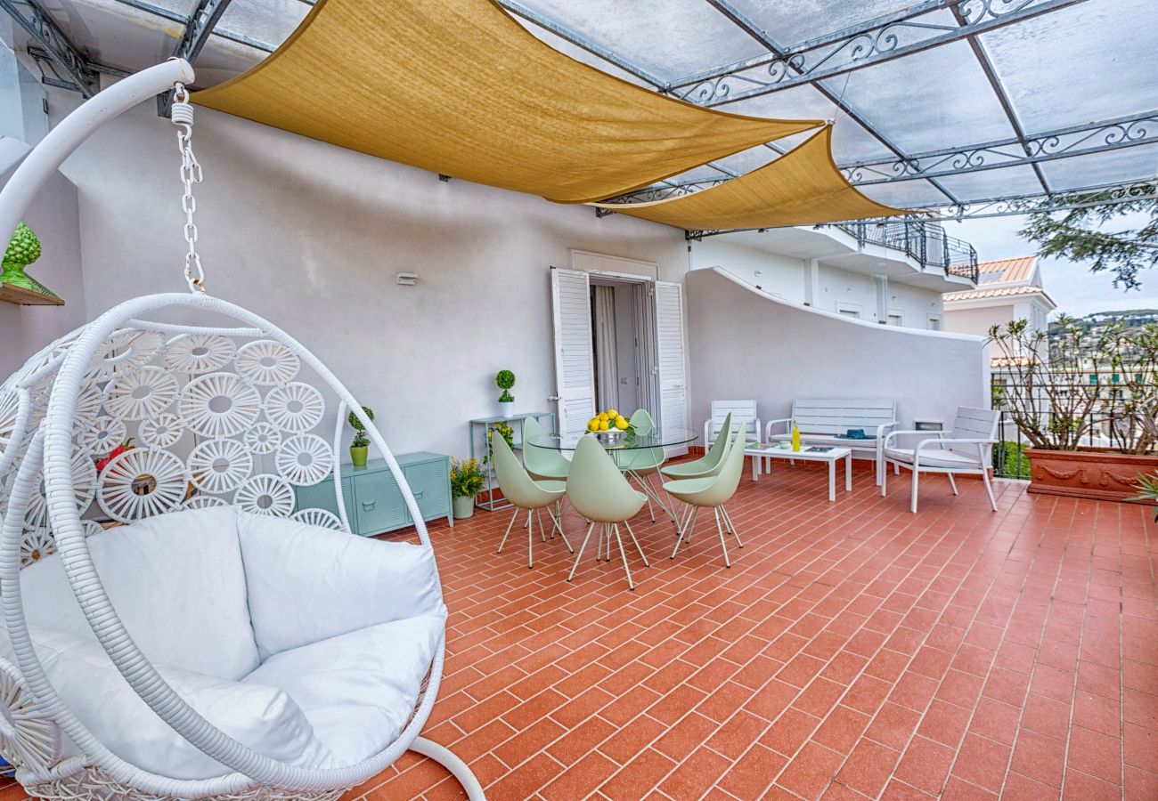 Villa a Massa Lubrense - AMORE RENTALS - Resort Ravenna - Villa Cavaliere con Terrazza, Piscina condivisa, Ideale per Eventi
