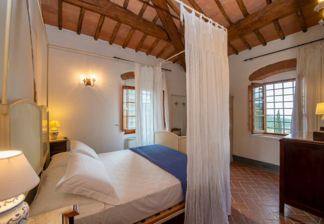 Villa a Greve in Chianti - AMORE RENTALS - Villa Il Casello con Piscina, SPA, Ideale per Gruppi