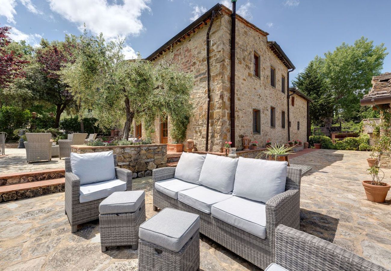 Villa a Greve in Chianti - AMORE RENTALS - Villa Eros con Piscina, SPA, Ideale per Gruppi