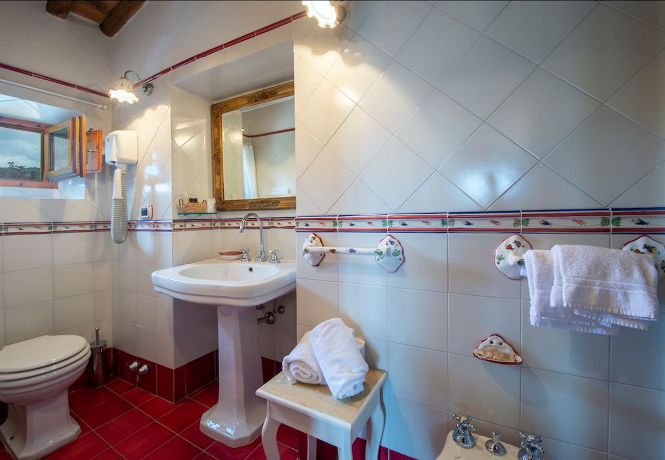 Villa a Greve in Chianti - AMORE RENTALS - Villa Eros con Piscina, SPA, Ideale per Gruppi