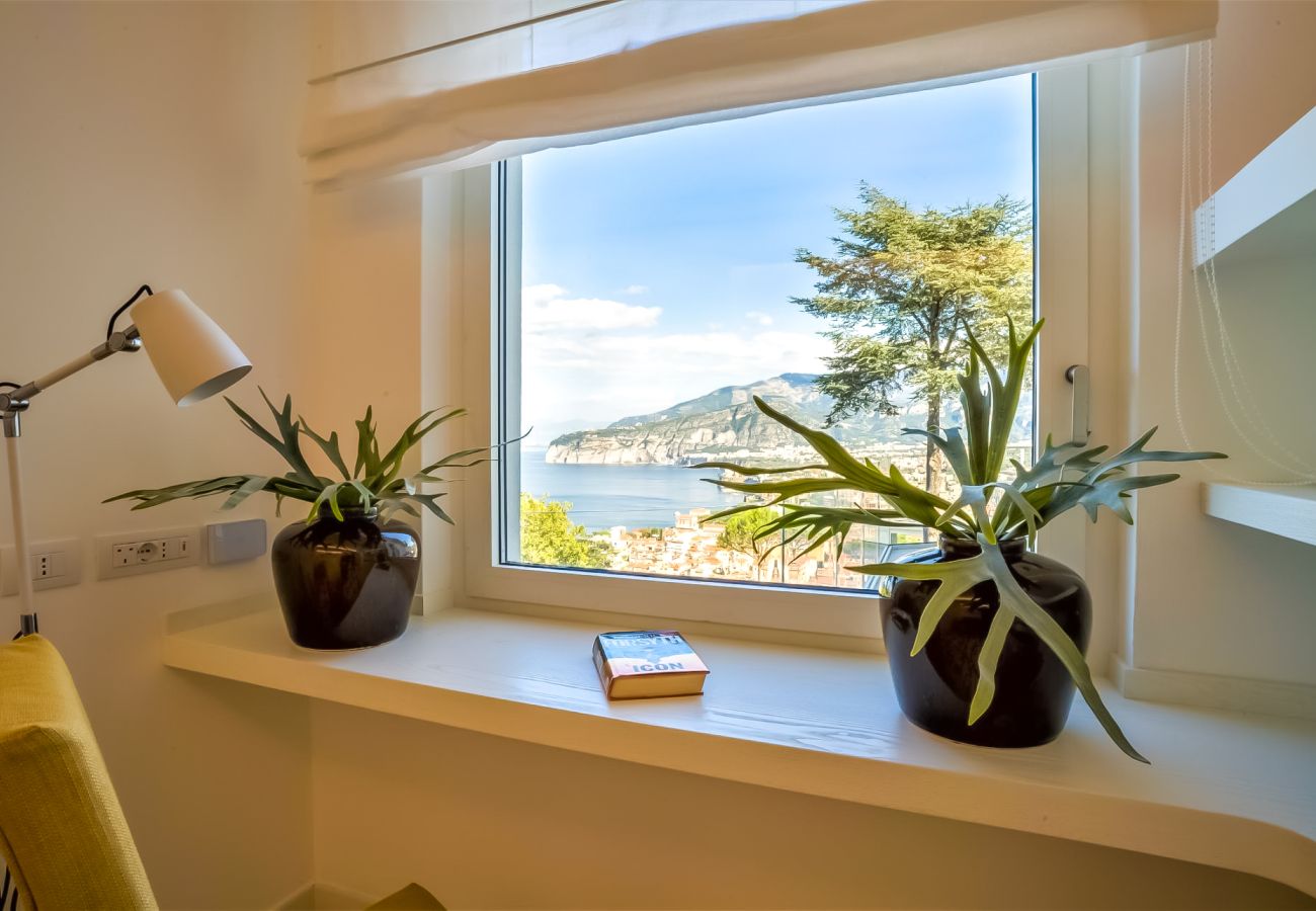 Villa a Sorrento - AMORE RENTALS - Villa Sacco con Piscine Private, Vista Mare, Ideale per Vacanze di Lusso