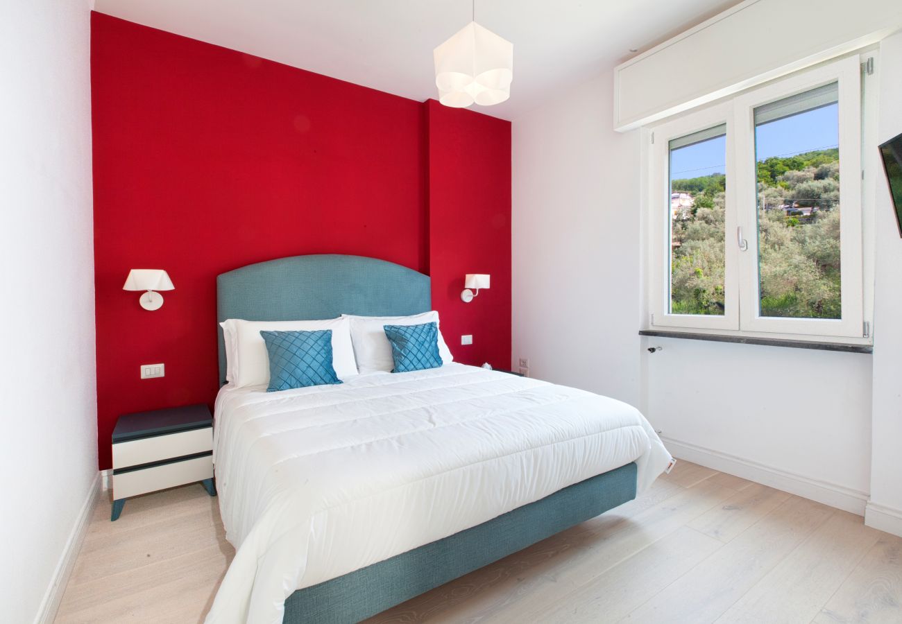 Villa a Sorrento - AMORE RENTALS - Villa Tittina con Vista Mare e Parcheggio