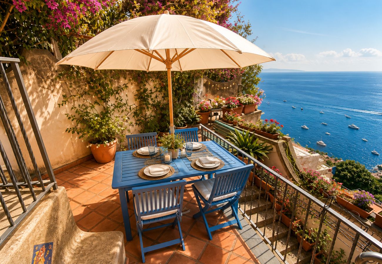 Casa a Positano - AMORE RENTALS - Casa Laura con Terrazza Vista Mare
