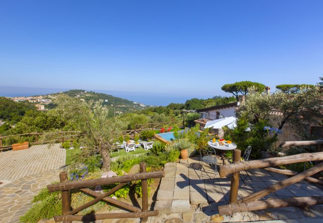 Casa a Sorrento - AMORE RENTALS - Casa I Giardini di Sorrento con Piscina, Sauna, Vista Mare