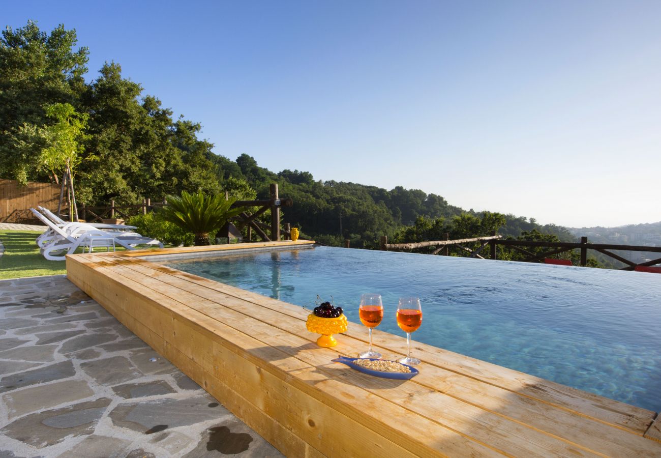 Casa a Sorrento - AMORE RENTALS - Casa I Giardini di Sorrento con Piscina, Sauna, Vista Mare