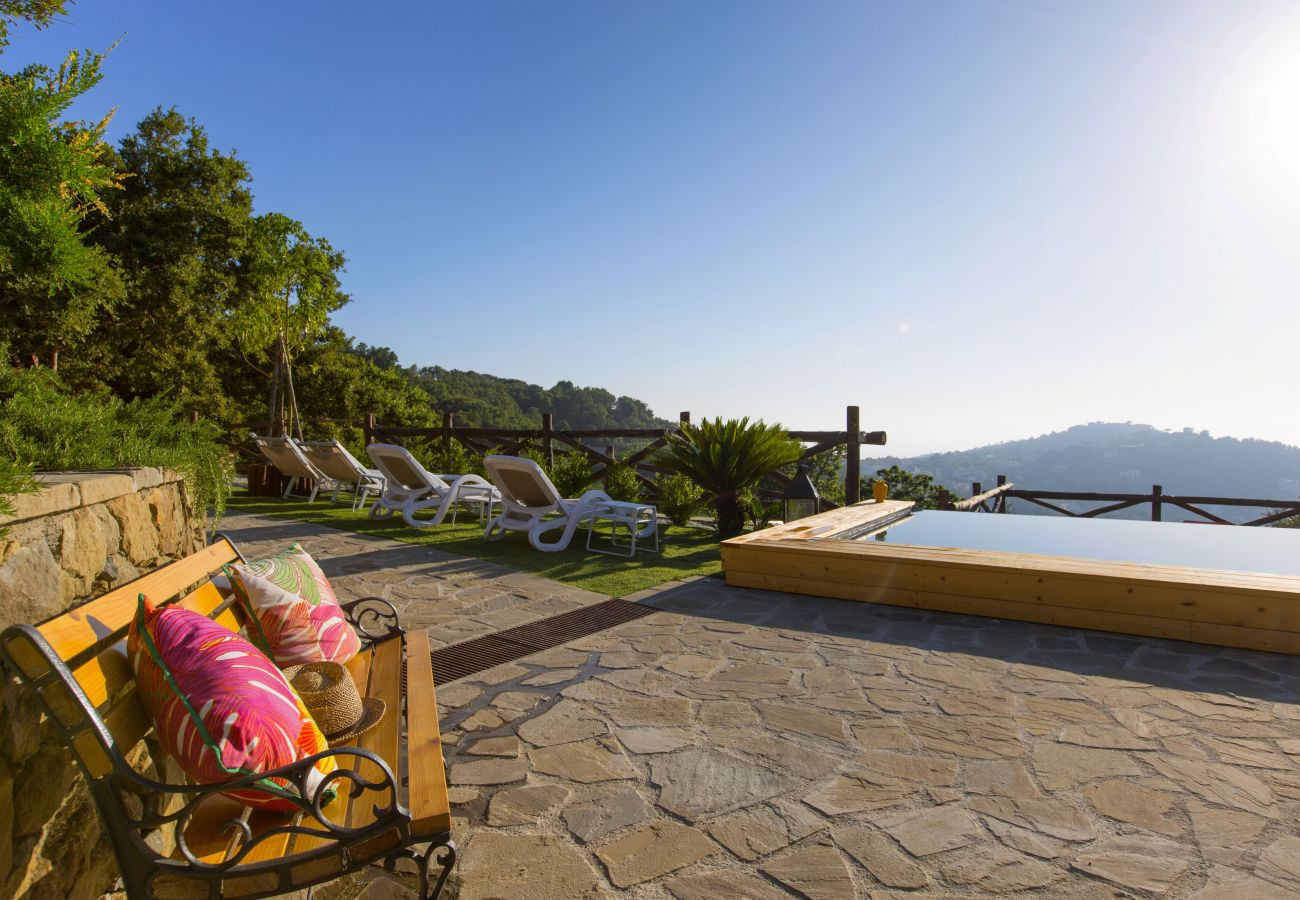 Casa a Sorrento - AMORE RENTALS - Casa I Giardini di Sorrento con Piscina, Sauna, Vista Mare