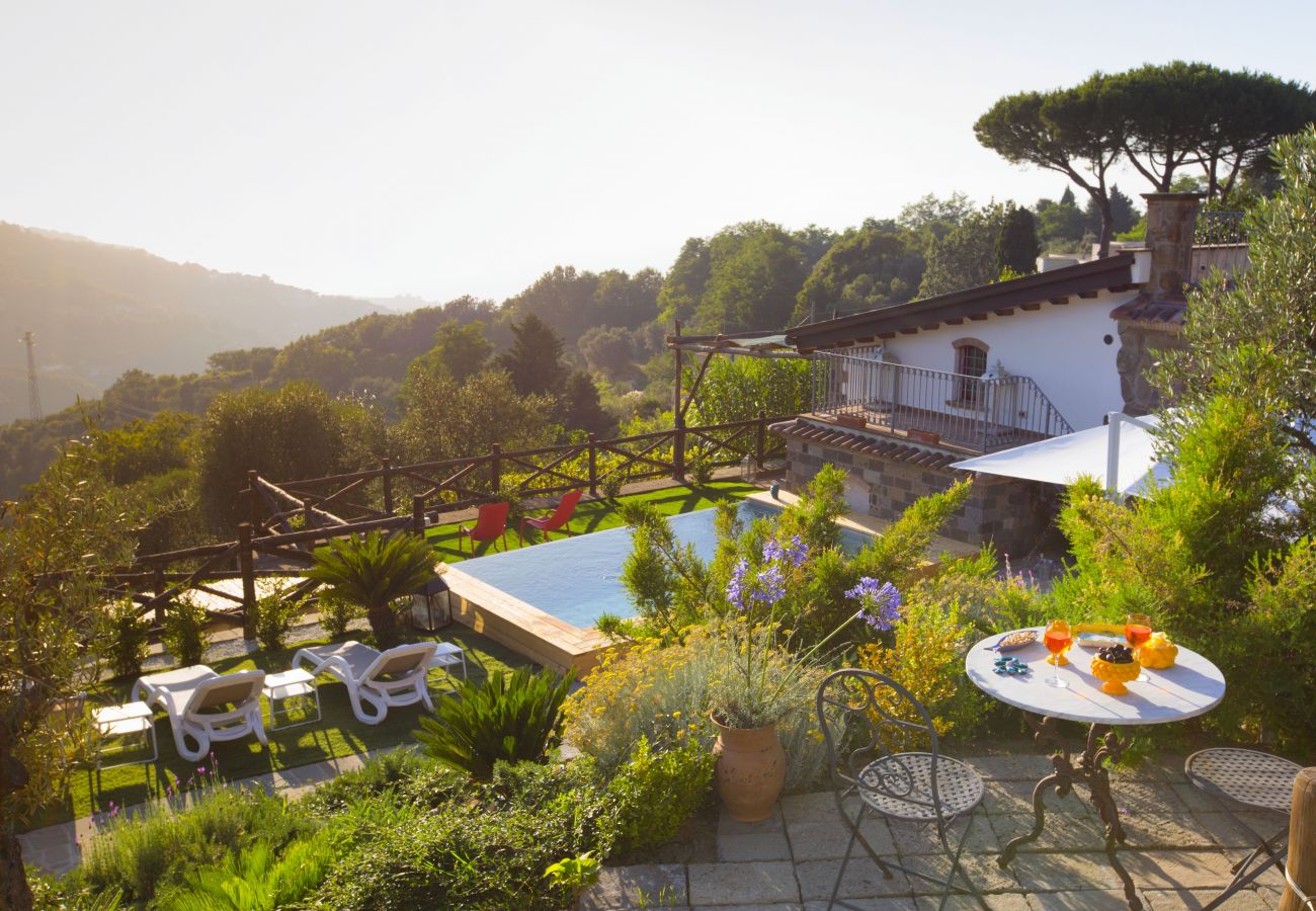 Casa a Sorrento - AMORE RENTALS - Casa I Giardini di Sorrento con Piscina, Sauna, Vista Mare