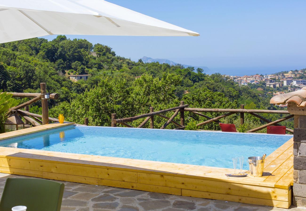Casa a Sorrento - AMORE RENTALS - Casa I Giardini di Sorrento con Piscina, Sauna, Vista Mare