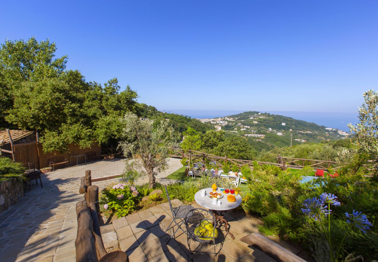 Casa a Sorrento - AMORE RENTALS - Casa I Giardini di Sorrento con Piscina, Sauna, Vista Mare