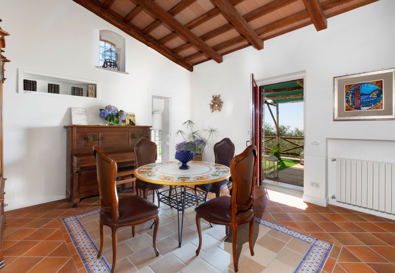 Casa a Sorrento - AMORE RENTALS - Casa I Giardini di Sorrento con Piscina, Sauna, Vista Mare