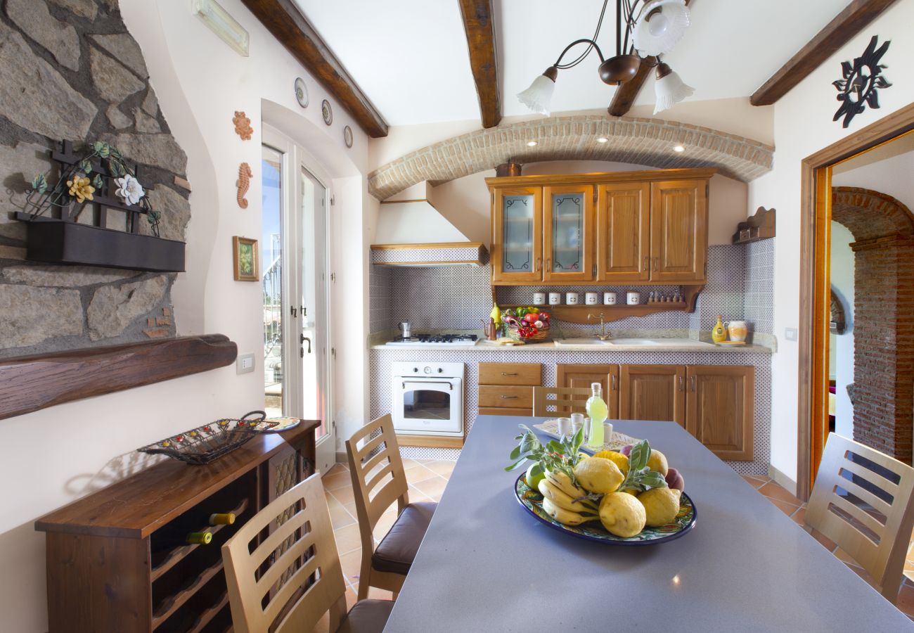 Casa a Sorrento - AMORE RENTALS - Casa I Giardini di Sorrento con Piscina, Sauna, Vista Mare