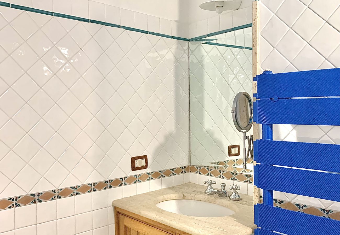 Casa a Positano - AMORE RENTALS - Casa Vira con Vista Marea Pochi Passi Dalla Spiaggia