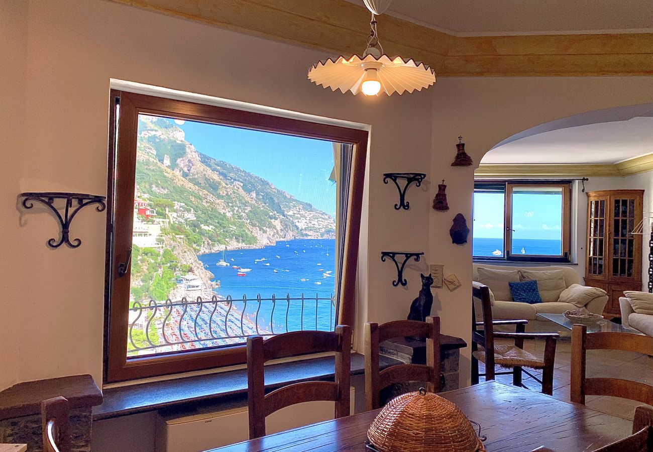 Casa a Positano - AMORE RENTALS - Casa Vira con Vista Marea Pochi Passi Dalla Spiaggia