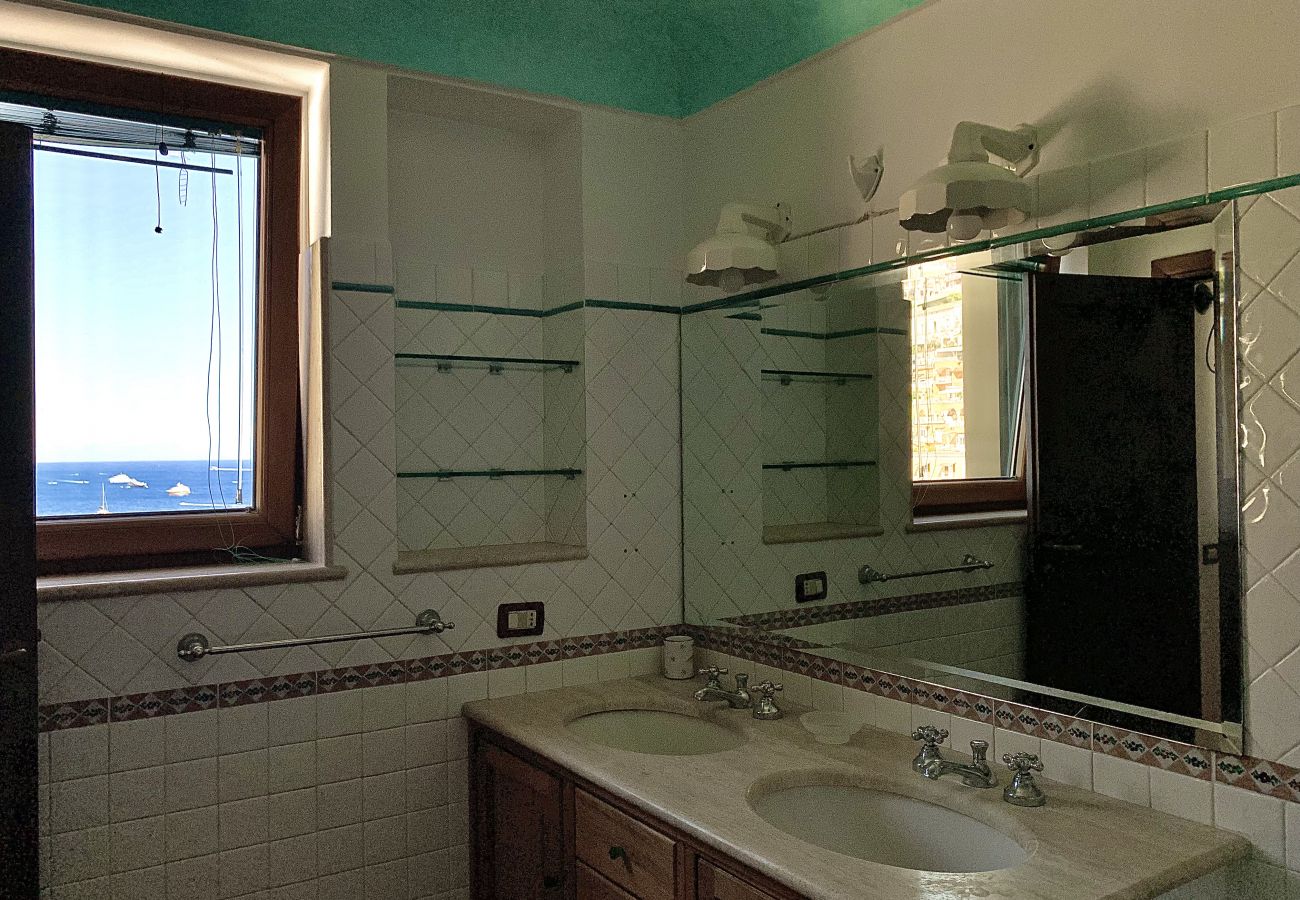 Casa a Positano - AMORE RENTALS - Casa Vira con Vista Marea Pochi Passi Dalla Spiaggia