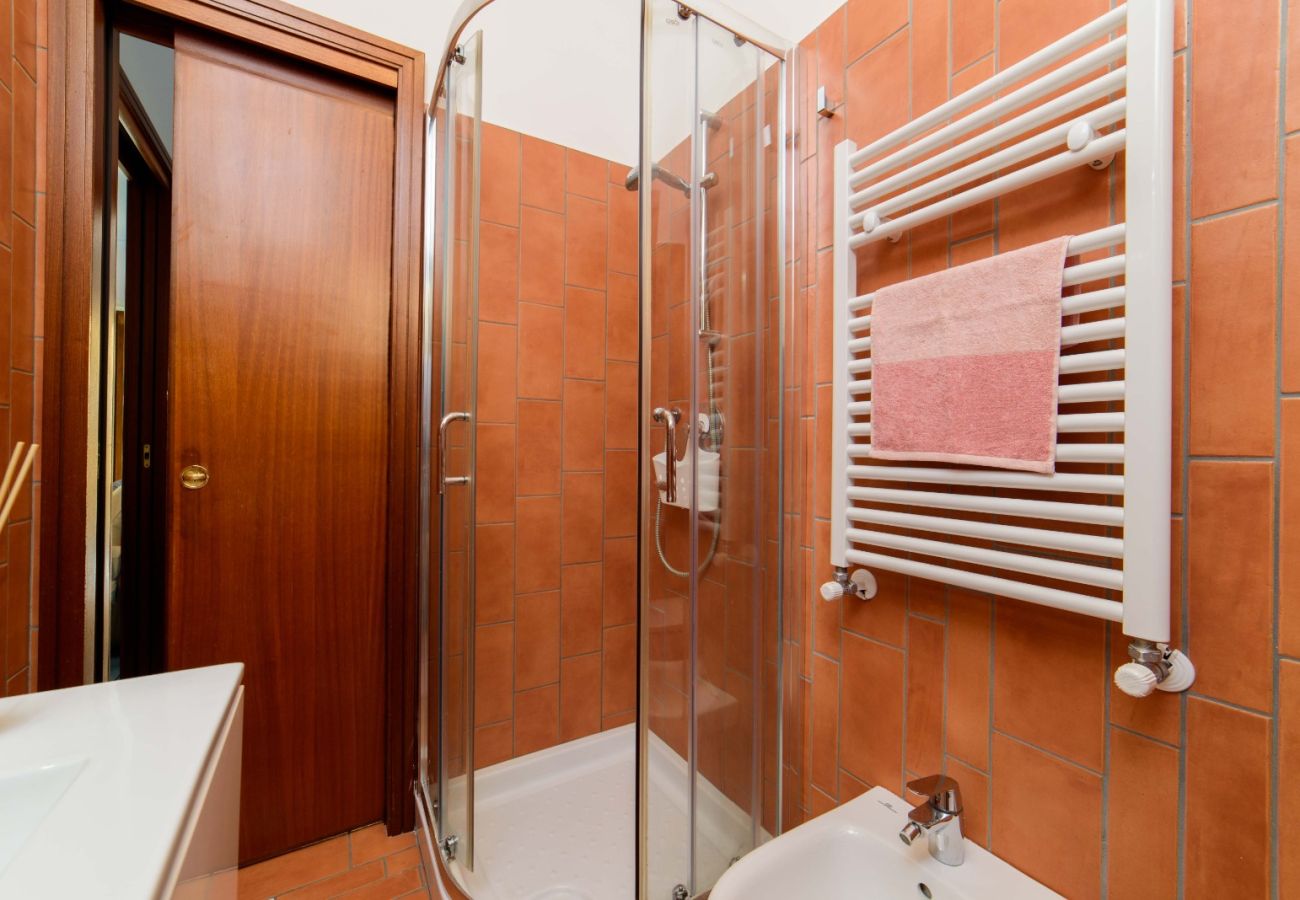Appartamento a Sorrento - AMORE RENTALS - Appartamento Sally con Terrazza e Vista Mare Parziale