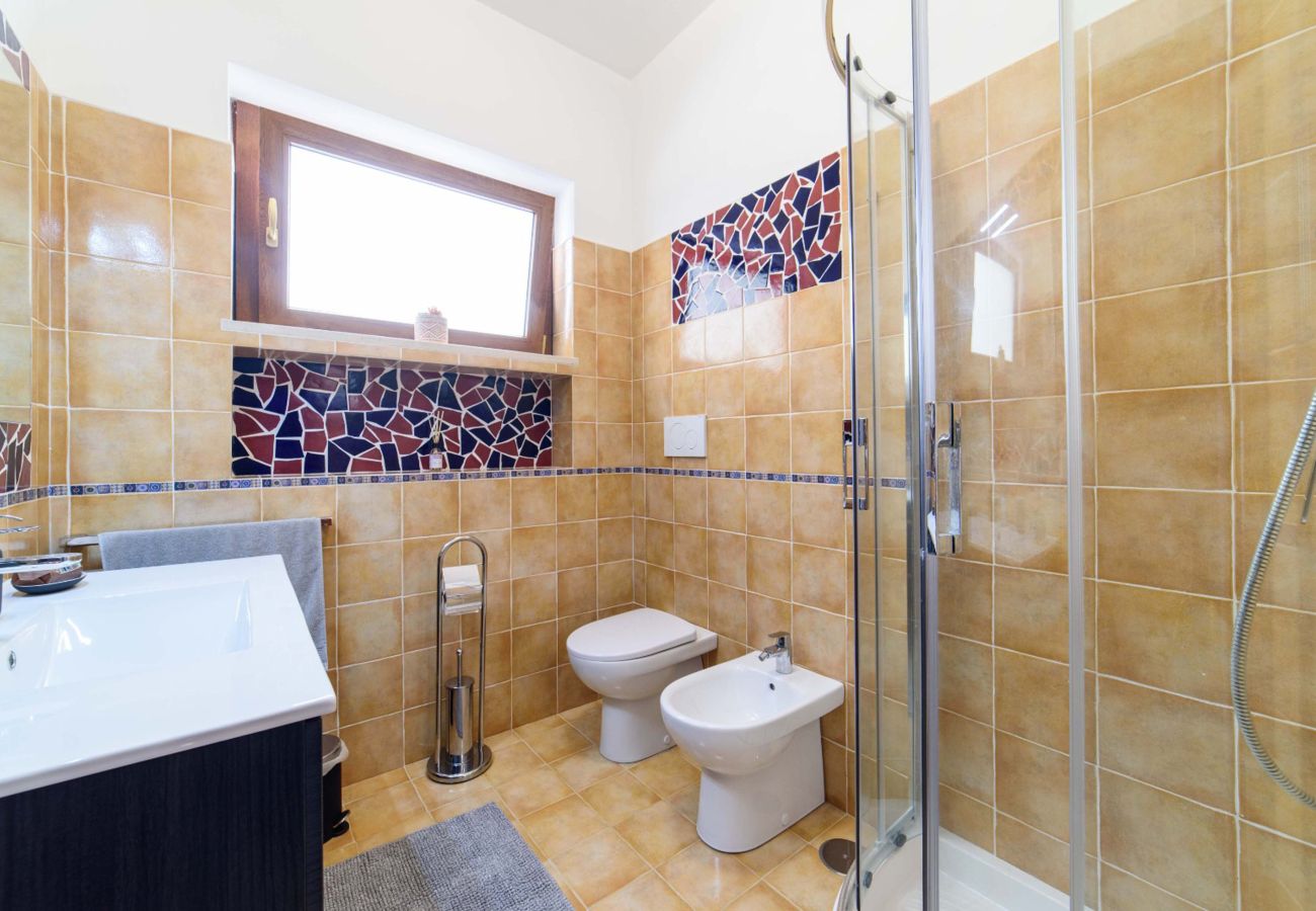 Appartamento a Sorrento - AMORE RENTALS - Appartamento Sally con Terrazza e Vista Mare Parziale