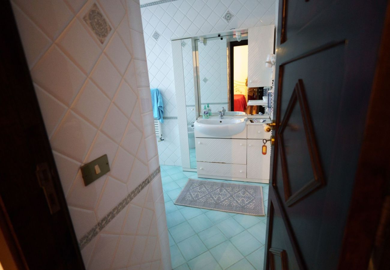 Villa a Sorrento - AMORE RENTALS - Villa Savoia con Vista Mare e Giardino