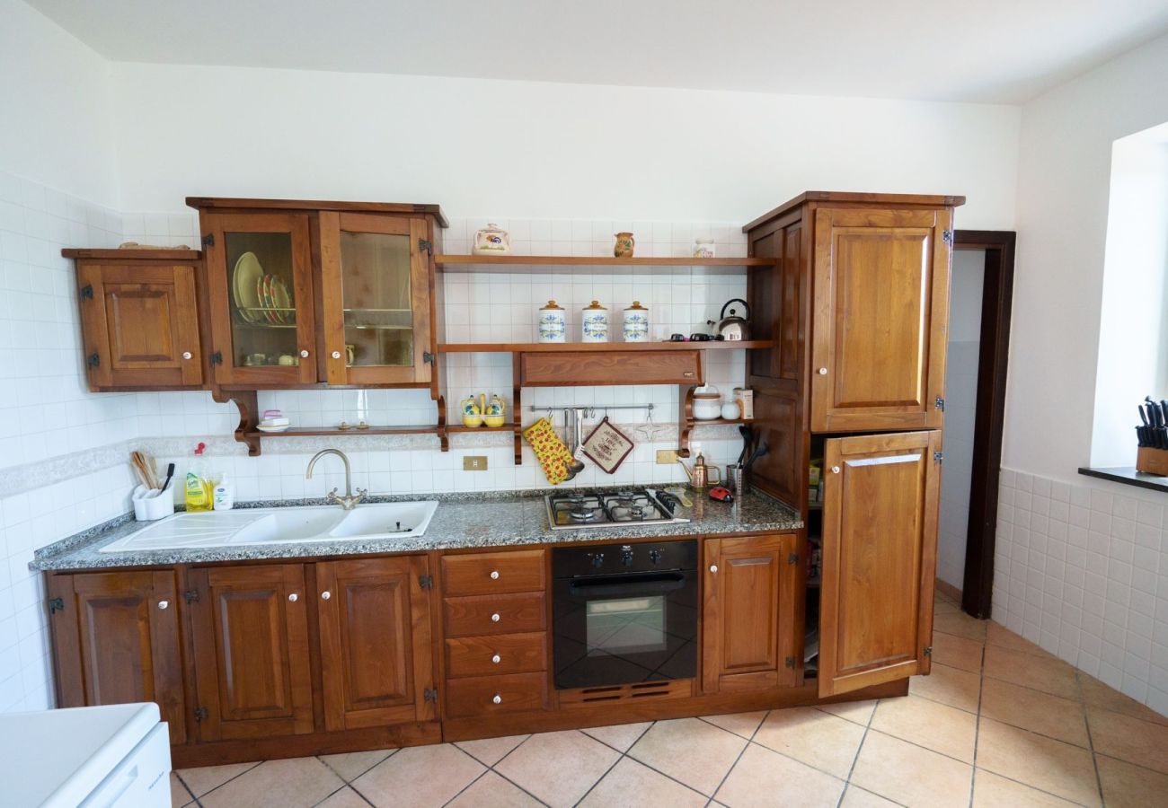 Villa a Sorrento - AMORE RENTALS - Villa Savoia con Vista Mare e Giardino