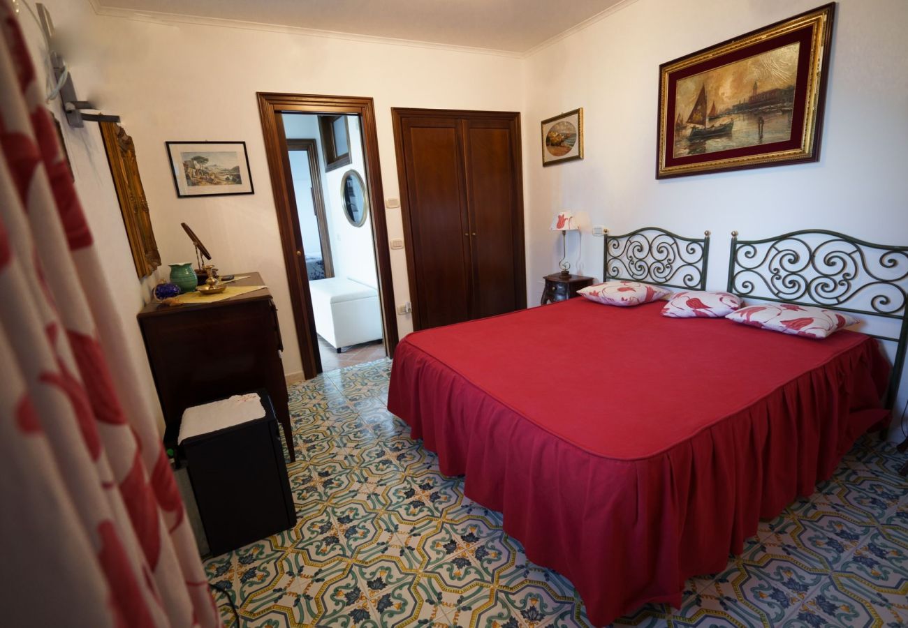 Villa a Sorrento - AMORE RENTALS - Villa Savoia con Vista Mare e Giardino