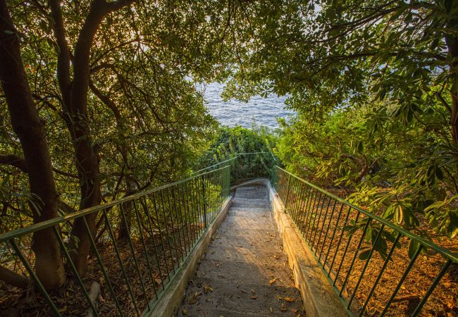 Villa a Massa Lubrense - AMORE RENTALS - Villa Domus Franca con Piscina Condivisa sul Mare Villa a Massa Lubrense - AMORE RENTALS - Villa Domus Franca con Piscina Condivisa sul Mare