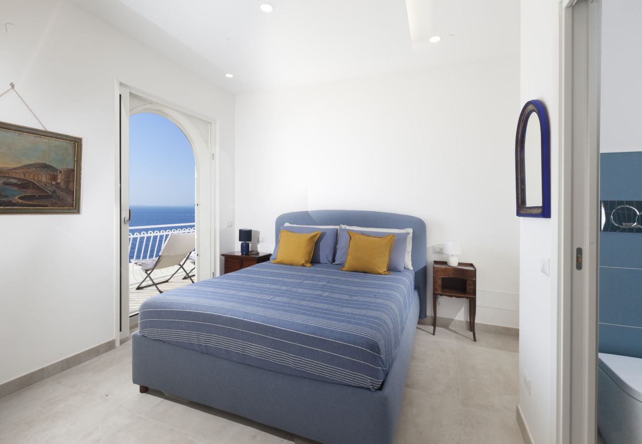 Villa a Massa Lubrense - AMORE RENTALS - Villa Domus Franca con Piscina Condivisa sul Mare