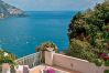Villa a Positano - AMORE RENTALS - Villa Elio con Vista Mare, Piscina Riscaldata e Parcheggio