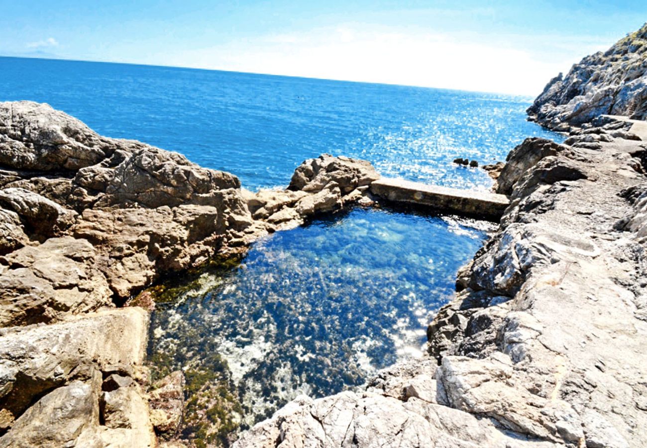 Casa a Praiano - AMORE RENTALS - Casa Gianna con Vista Mare e Discesa diretta al Mare