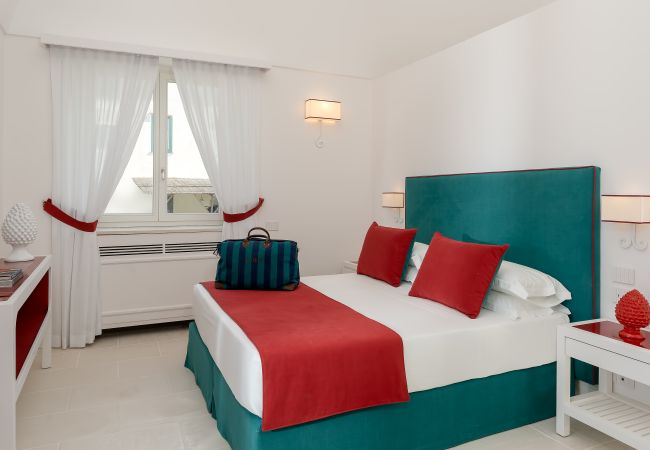 Villa a Massa Lubrense - AMORE RENTALS - Villa Antea con Piscine Private e Vista Mare Villa a Massa Lubrense - AMORE RENTALS - Villa Antea con Piscine Private e Vista Mare