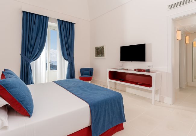 Villa a Massa Lubrense - AMORE RENTALS - Villa Antea con Piscine Private e Vista Mare Villa a Massa Lubrense - AMORE RENTALS - Villa Antea con Piscine Private e Vista Mare