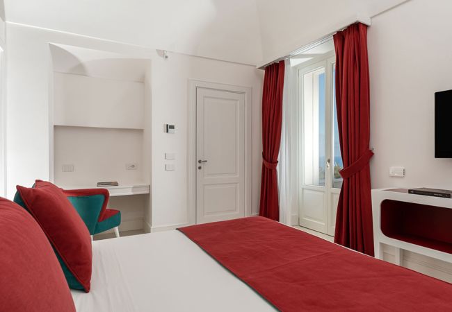 Villa a Massa Lubrense - AMORE RENTALS - Villa Antea con Piscine Private e Vista Mare Villa a Massa Lubrense - AMORE RENTALS - Villa Antea con Piscine Private e Vista Mare