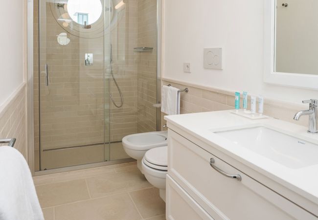 Villa a Massa Lubrense - AMORE RENTALS - Villa Antea con Piscine Private e Vista Mare Villa a Massa Lubrense - AMORE RENTALS - Villa Antea con Piscine Private e Vista Mare