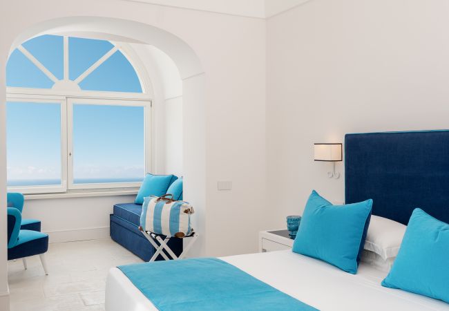 Villa a Massa Lubrense - AMORE RENTALS - Villa Antea con Piscine Private e Vista Mare Villa a Massa Lubrense - AMORE RENTALS - Villa Antea con Piscine Private e Vista Mare