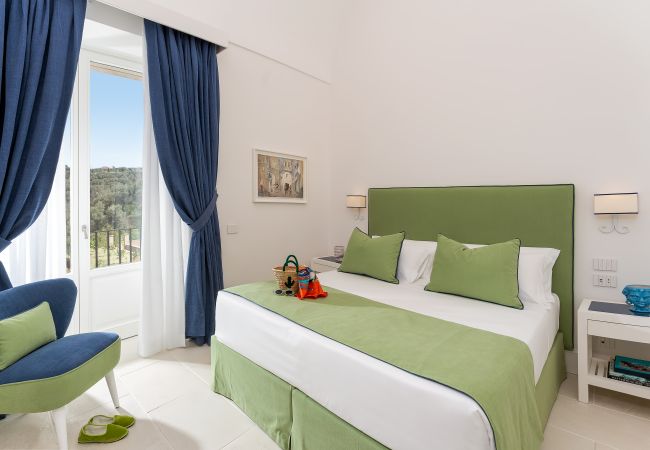 Villa a Massa Lubrense - AMORE RENTALS - Villa Antea con Piscine Private e Vista Mare Villa a Massa Lubrense - AMORE RENTALS - Villa Antea con Piscine Private e Vista Mare